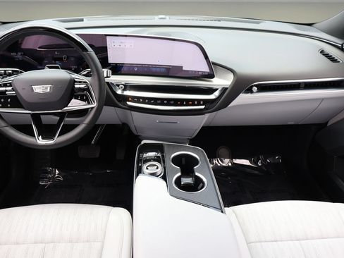 Used 2023 Cadillac Lyriq 2WD image 15