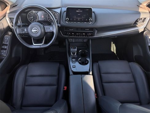 Used 2023 Nissan Rogue SV w/ SV Premium B Package image 11