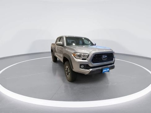 Used 2019 Toyota Tacoma TRD Off-Road image 3