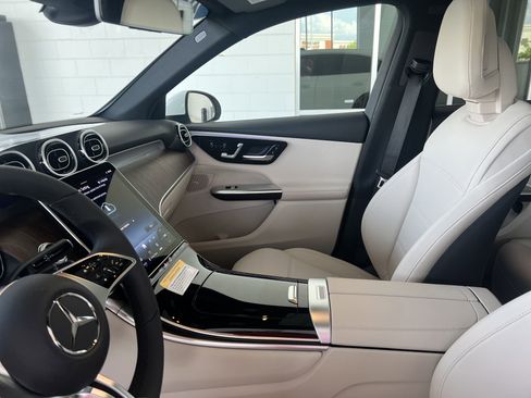 Certified 2025 Mercedes-Benz GLC 300 image 18
