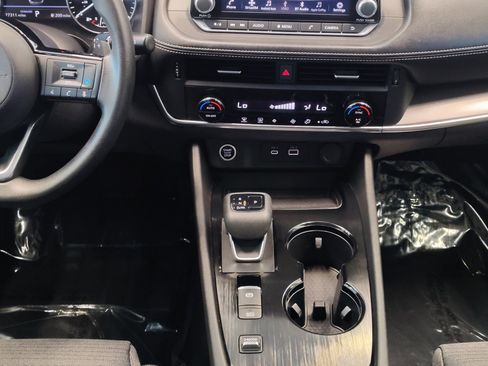 Used 2023 Nissan Rogue SV FWD image 21