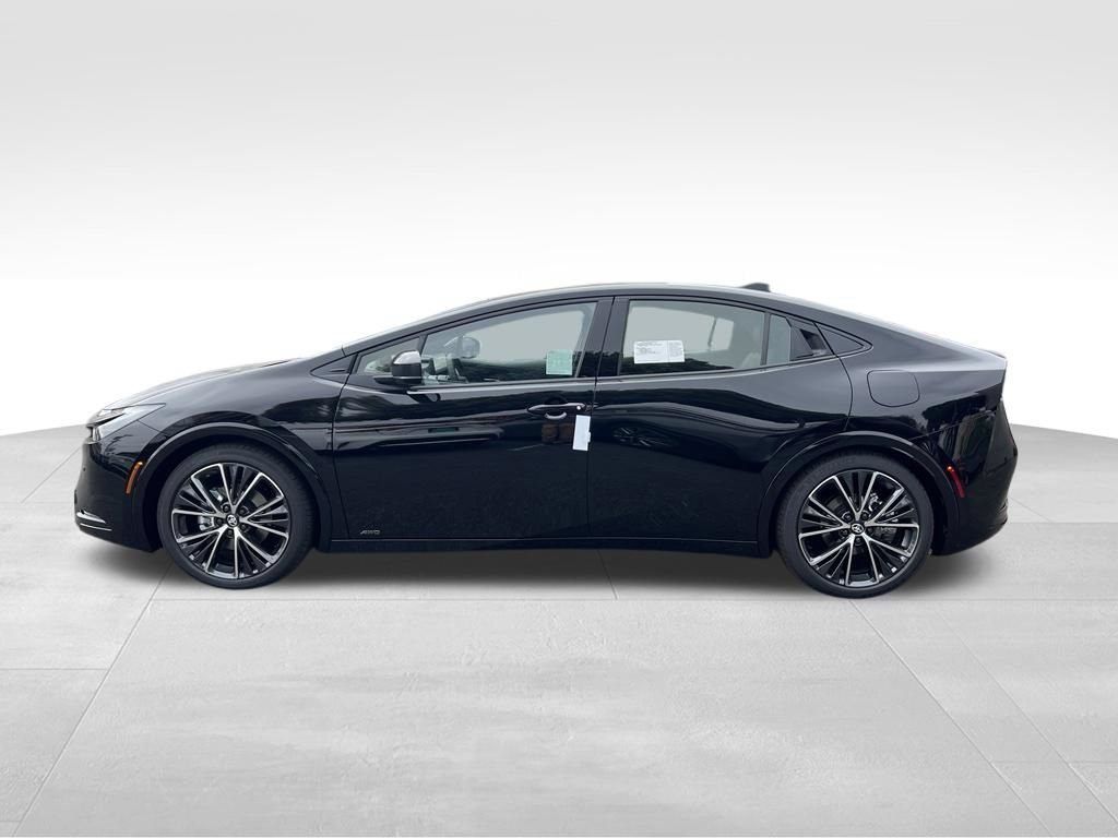 New 2027 Toyota Prius Limited AWD/4WD image 2