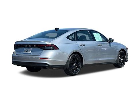 Certified 2025 Honda Accord SE image 5