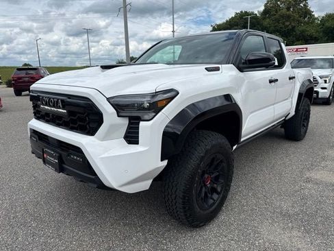 Used 2026 Toyota Tacoma TRD Pro AWD/4WD image 5