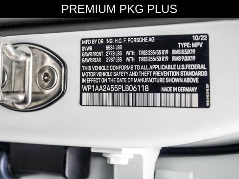 Used 2023 Porsche Macan AWD/4WD image 53