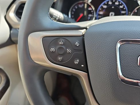 Used 2023 GMC Acadia Denali w/ Denali Ultimate Package AWD/4WD image 16