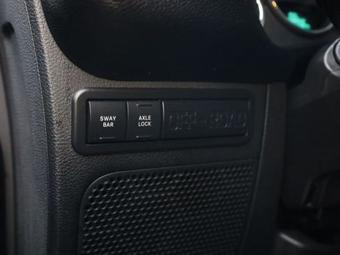 Used 2018 Jeep Wrangler Unlimited Rubicon w/ Connectivity Group image 13