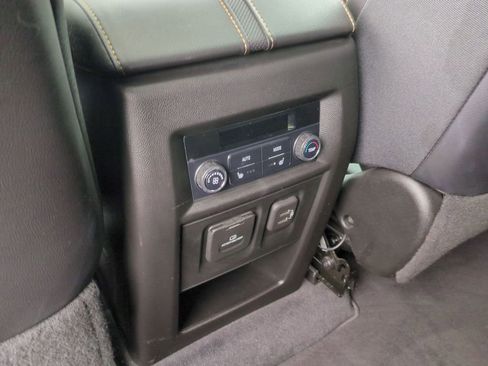 Used 2021 Chevrolet Traverse Premier w/ Redline Edition image 27