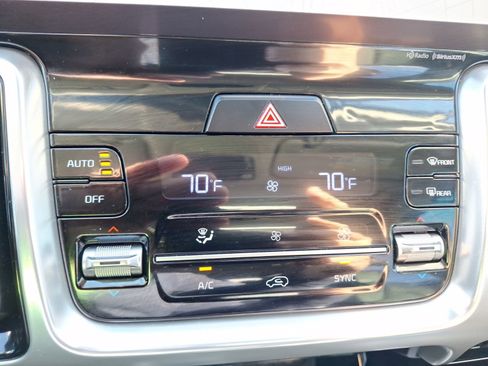 Used 2022 Kia Sorento SX image 26