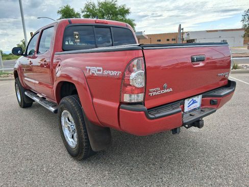 Used 2015 Toyota Tacoma PreRunner w/ TRD Sport Package RWD image 3
