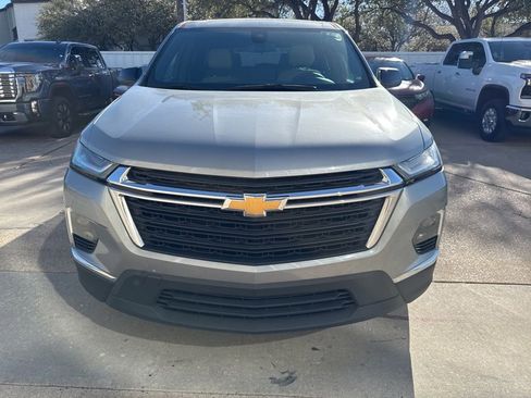 Used 2023 Chevrolet Traverse LS image 10