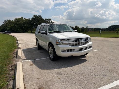 Used 2014 Lincoln Navigator 4WD image 6