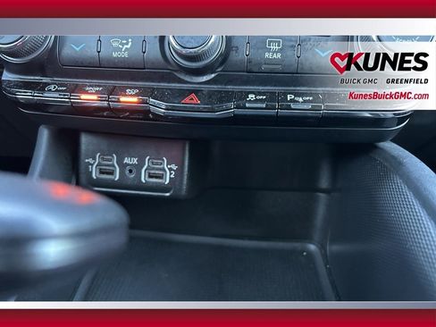 Used 2024 Dodge Durango GT image 29