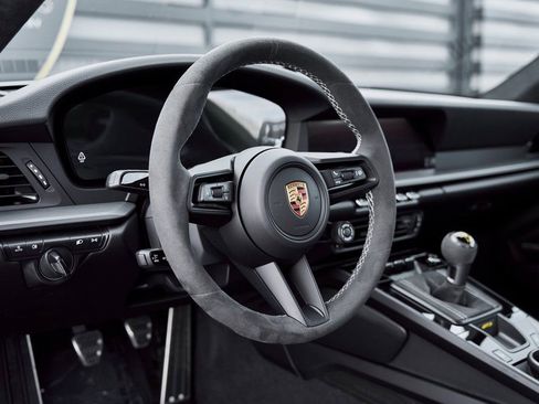 Used 2025 Porsche 911 GT3 w/ Chrono Package RWD image 37
