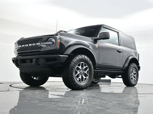 Used 2023 Ford Bronco Badlands image 39