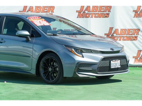 Used 2021 Toyota Corolla SE w/ Carpet Mat Package (TMS) FWD image 26