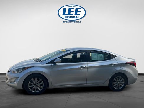 Used 2015 Hyundai Elantra SE w/ Option Group 02 image 3