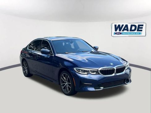 Used 2020 BMW 330i xDrive Sedan w/ Premium Package AWD/4WD image 3