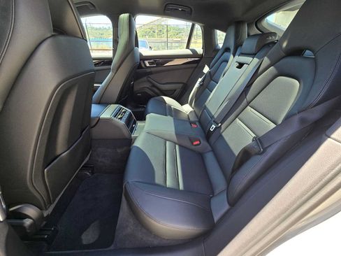 Used 2023 Porsche Panamera RWD image 16