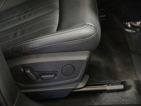 Certified 2021 Audi e-tron Premium image 10