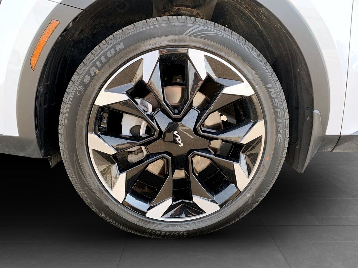 Used 2025 Kia Sorento EX AWD/4WD image 10