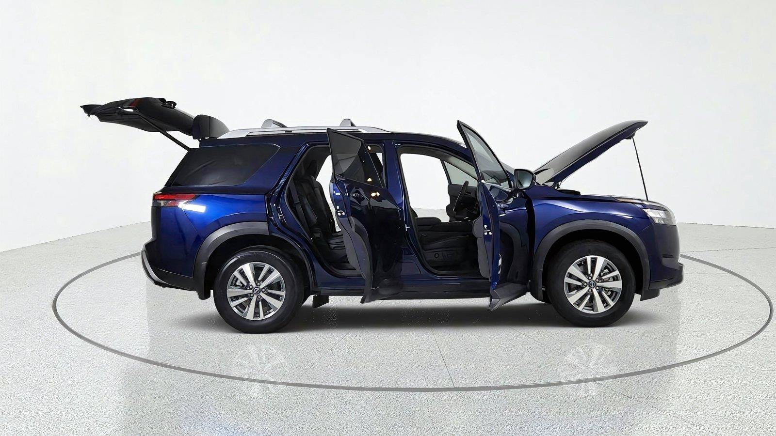 Used 2025 Nissan Pathfinder SL AWD/4WD image 15