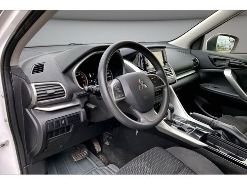 Used 2018 Mitsubishi Eclipse Cross ES FWD image 14