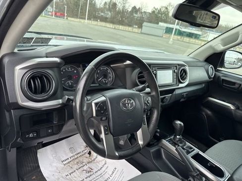 Used 2019 Toyota Tacoma SR5 image 12