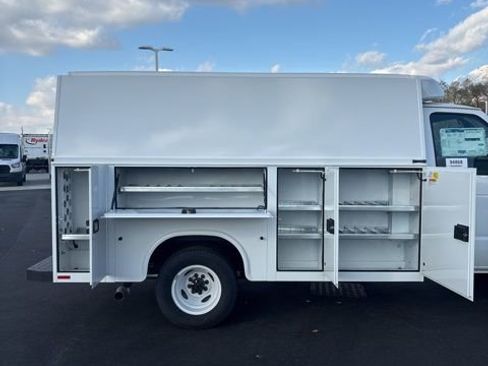 New 2026 Ford E-350 and Econoline 350 Super Duty w/ Power Equipment Group image 47