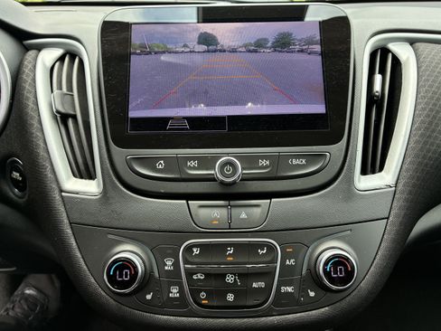 Used 2024 Chevrolet Malibu LT FWD image 33