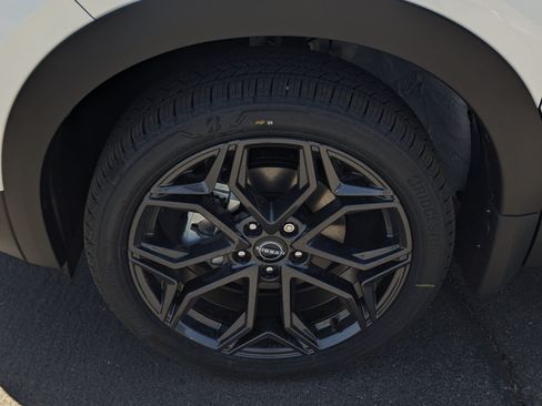 New 2026 Nissan Kicks SR FWD image 7