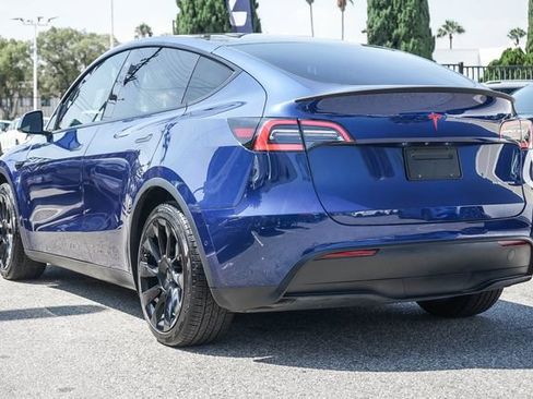 Used 2021 Tesla Model Y Long Range AWD/4WD image 8