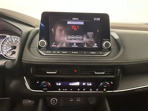 Used 2023 Nissan Rogue FWD image 23