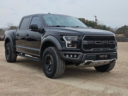 Used 2018 Ford F150 Raptor w/ Equipment Group 802A Luxury image 3