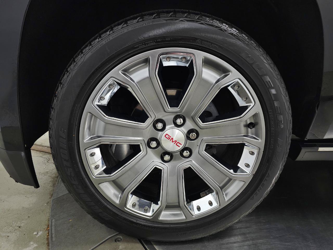 Used 2017 GMC Yukon XL Denali w/ Open Road Package AWD/4WD image 3
