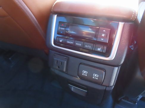 Used 2022 Subaru Ascent Touring image 39