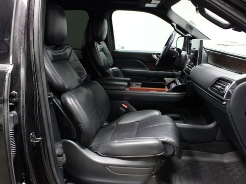 Used 2023 Lincoln Navigator L Reserve image 16
