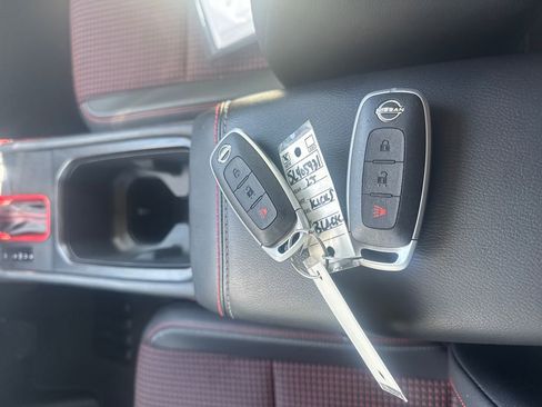 Used 2025 Nissan Kicks SR FWD image 28