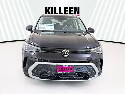 New 2026 Volkswagen Taos SE FWD image 2