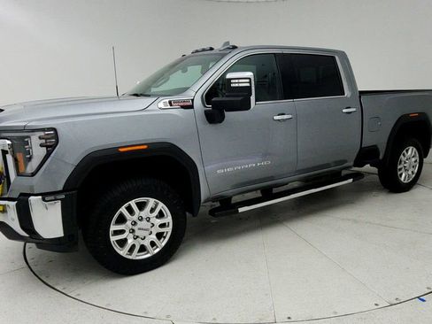Certified 2024 GMC Sierra 2500 SLT w/ SLT Premium Package AWD/4WD image 4