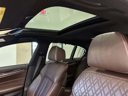 Used 2018 BMW M550i xDrive image 22