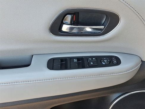 Certified 2022 Honda HR-V EX-L image 10