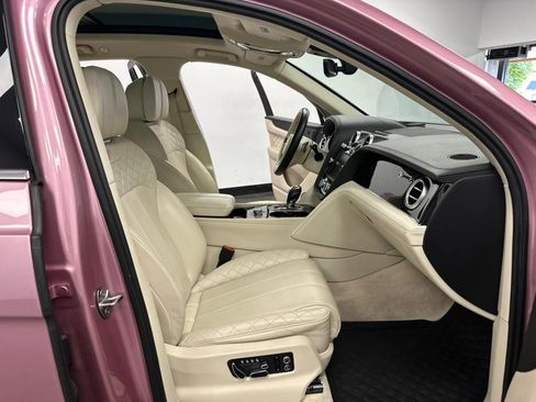 Used 2018 Bentley Bentayga image 31