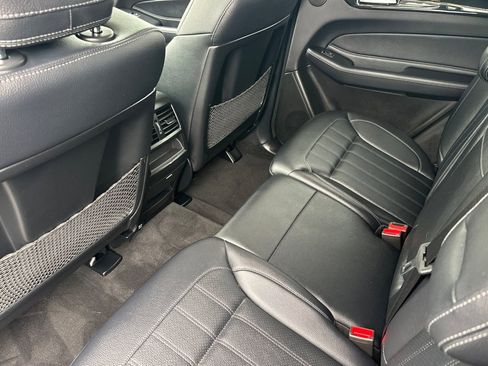 Used 2019 Mercedes-Benz GLE 400 4MATIC image 12