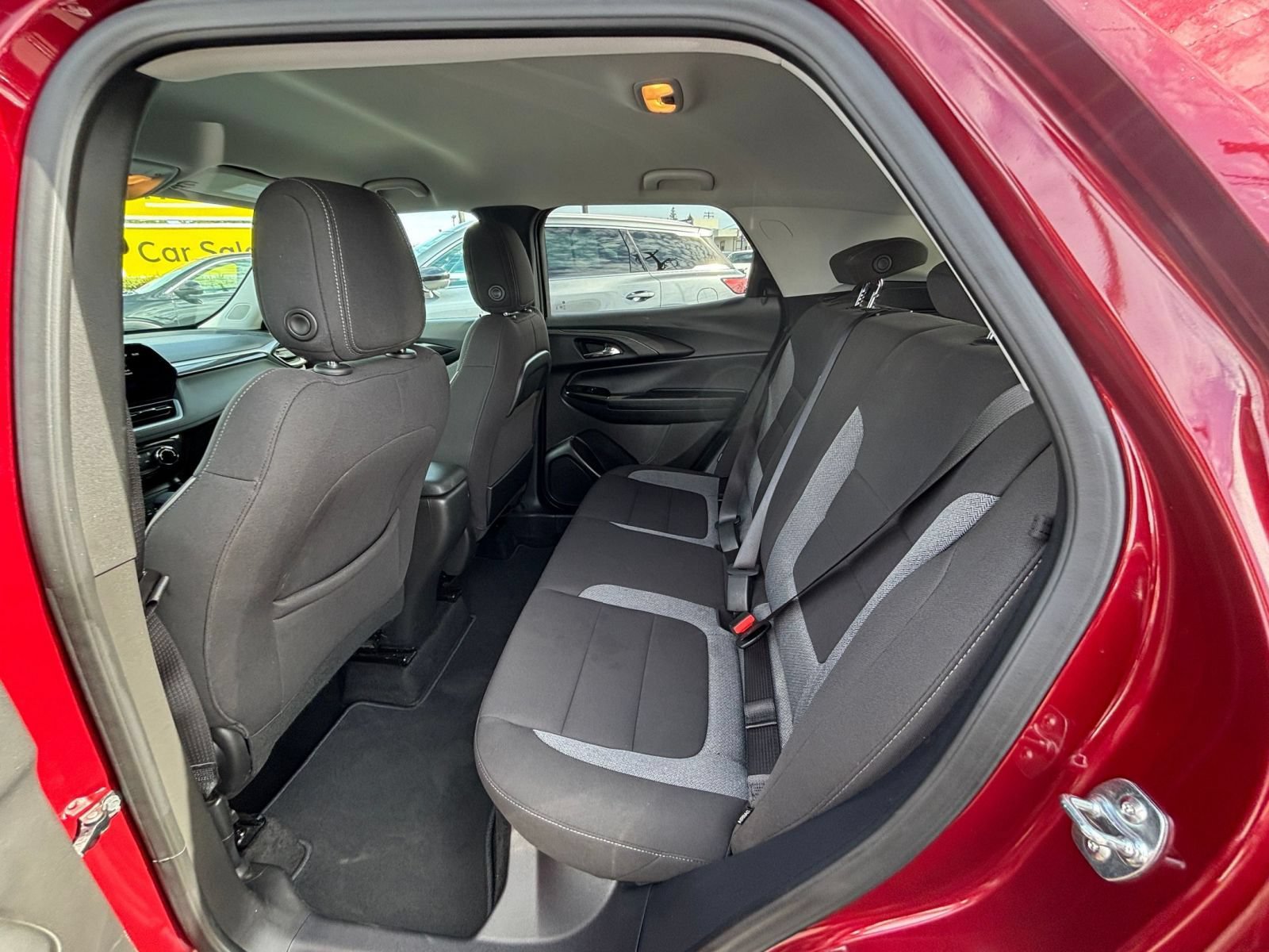 Used 2025 Chevrolet TrailBlazer LT FWD image 24