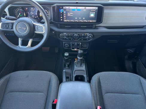 Used 2024 Jeep Wrangler Unlimited Sahara AWD/4WD image 13