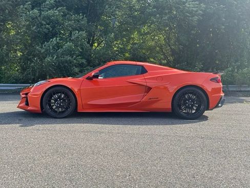 Used 2026 Chevrolet Corvette Z06 RWD image 8
