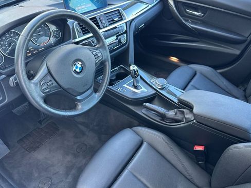Used 2018 BMW 320i xDrive Sedan image 9
