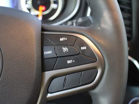 Used 2022 Jeep Cherokee Latitude Lux w/ Sun & Sound Group AWD/4WD image 15