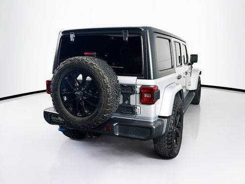 Used 2023 Jeep Wrangler Unlimited Sahara w/ Cold Weather Group AWD/4WD image 9